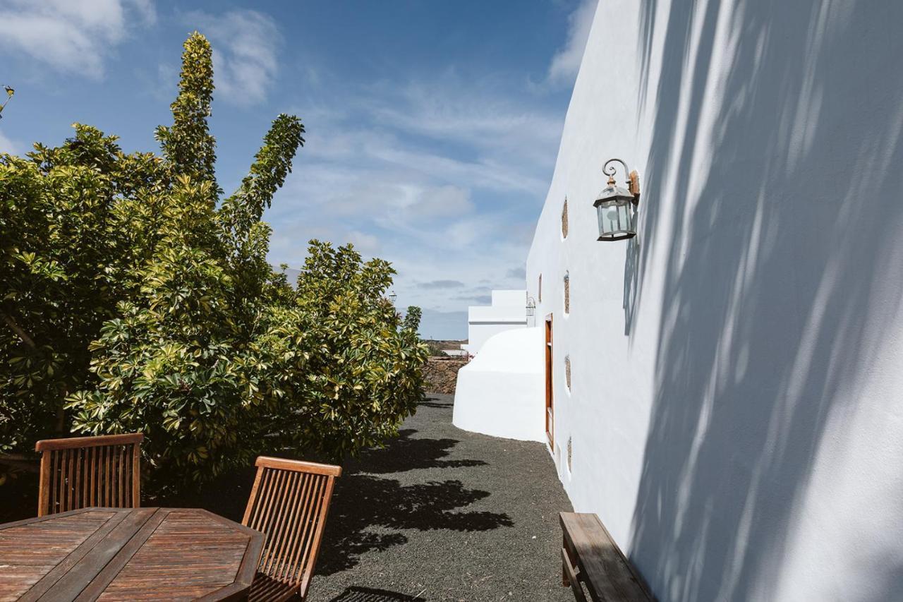 Hotelito Rural Flor De Timanfaya Тинахо Экстерьер фото