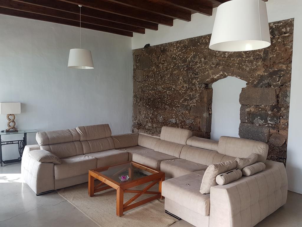 Hotelito Rural Flor De Timanfaya Тинахо Экстерьер фото