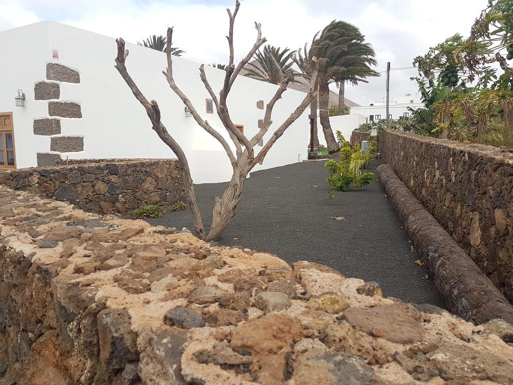 Hotelito Rural Flor De Timanfaya Тинахо Экстерьер фото