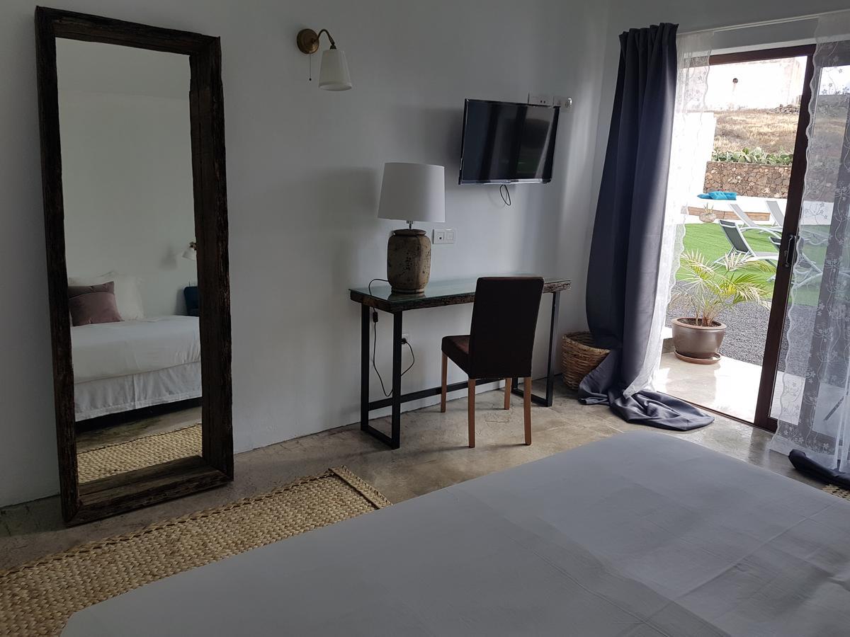 Hotelito Rural Flor De Timanfaya Тинахо Экстерьер фото