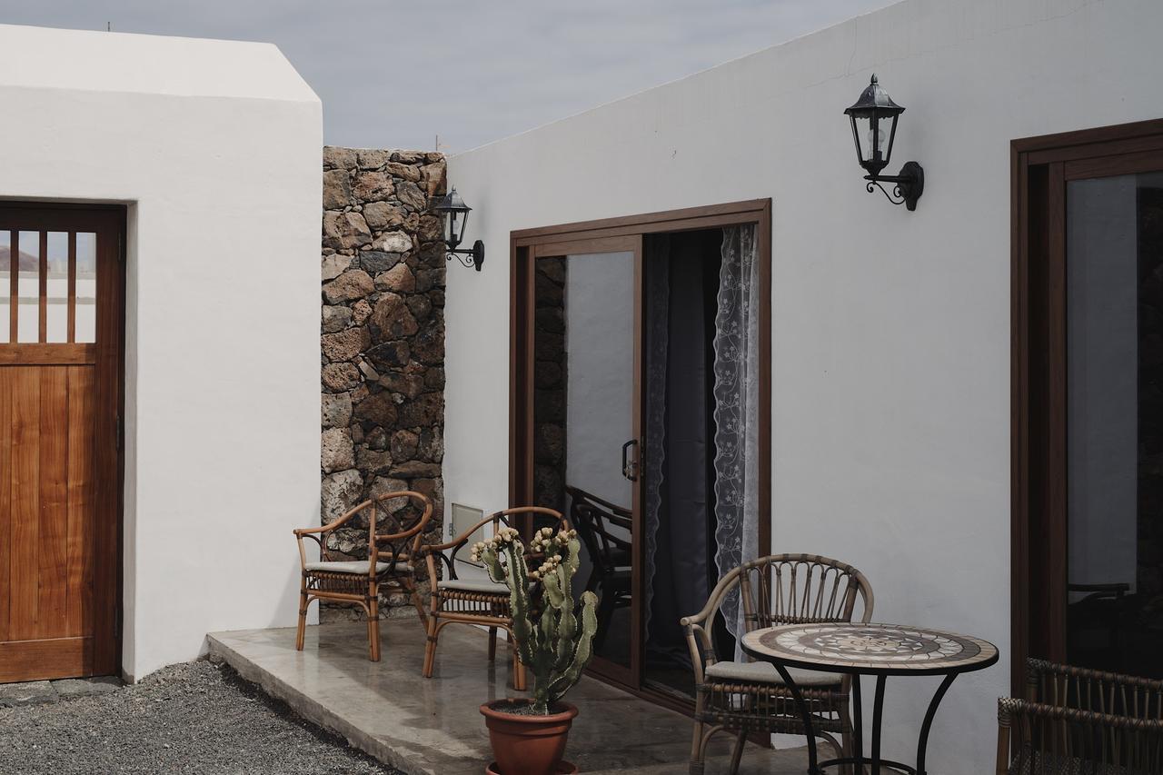 Hotelito Rural Flor De Timanfaya Тинахо Экстерьер фото